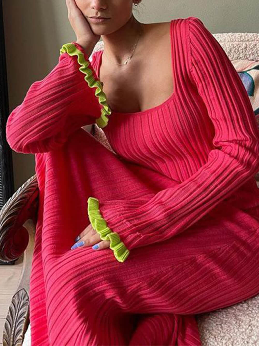 Zinnia | Maxi Jurk met Ribstructuur en Contrasterende Ruffles
