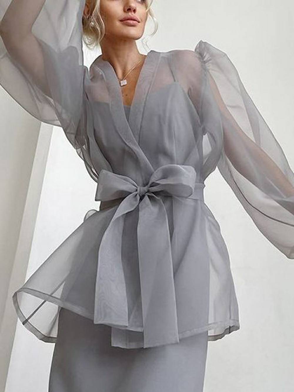 Adina | Blouse met Organza Look en Strikdetail