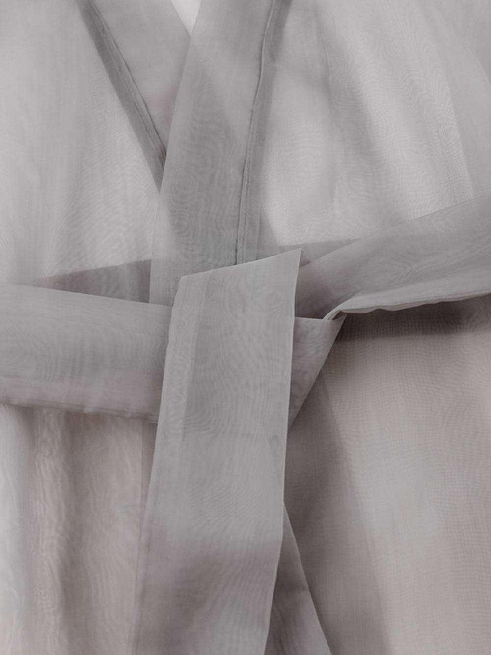 Adina | Blouse met Organza Look en Strikdetail