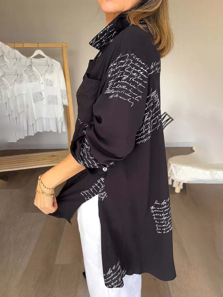 Aitana | Blouse met Script Print en Luchtige Fit