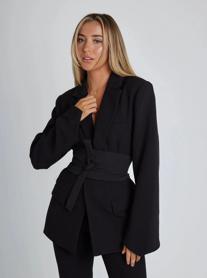 Nore | Getailleerde Blazer met Tailleceintuur
