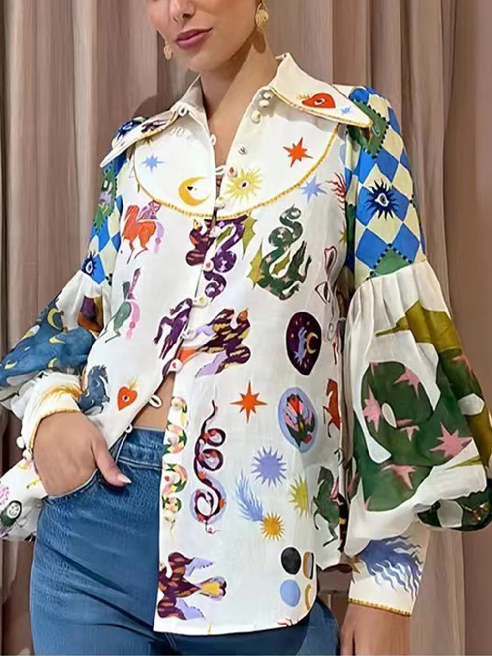 Azima | Blouse met Speelse Print en Statement Kraag