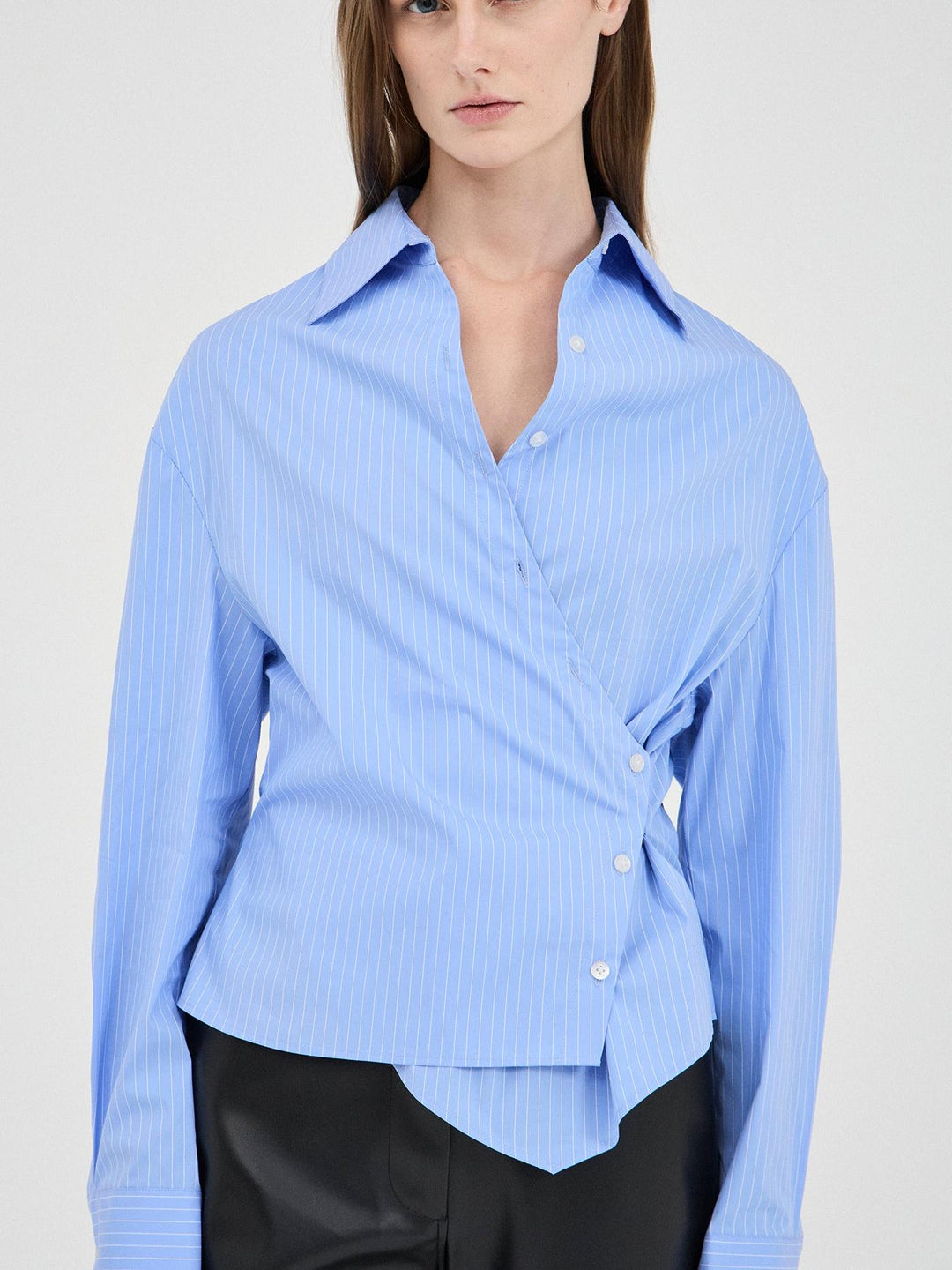 Sara | Blouse met Wikkel Detail en Fijne Strepen