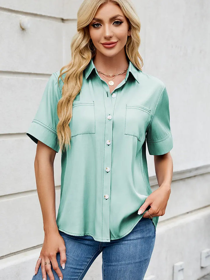 Lara | Blouse met Korte Mouwen en Minimalistisch Design