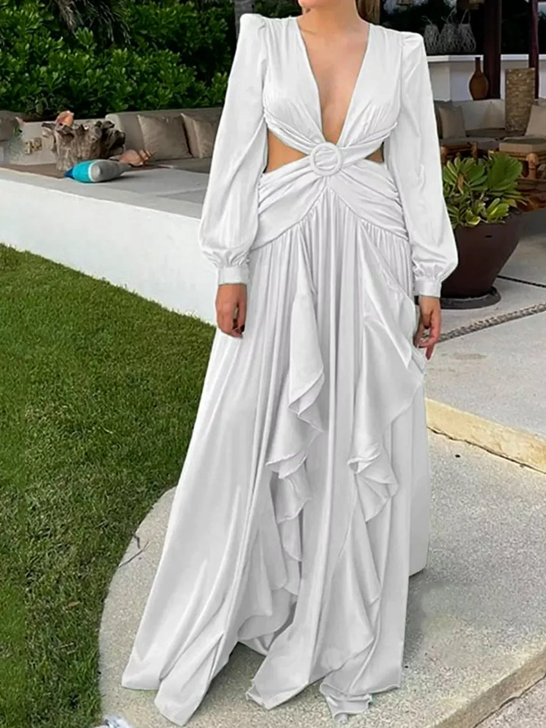 Amara | Maxi Jurk met Cut-Out en Ruffle Details