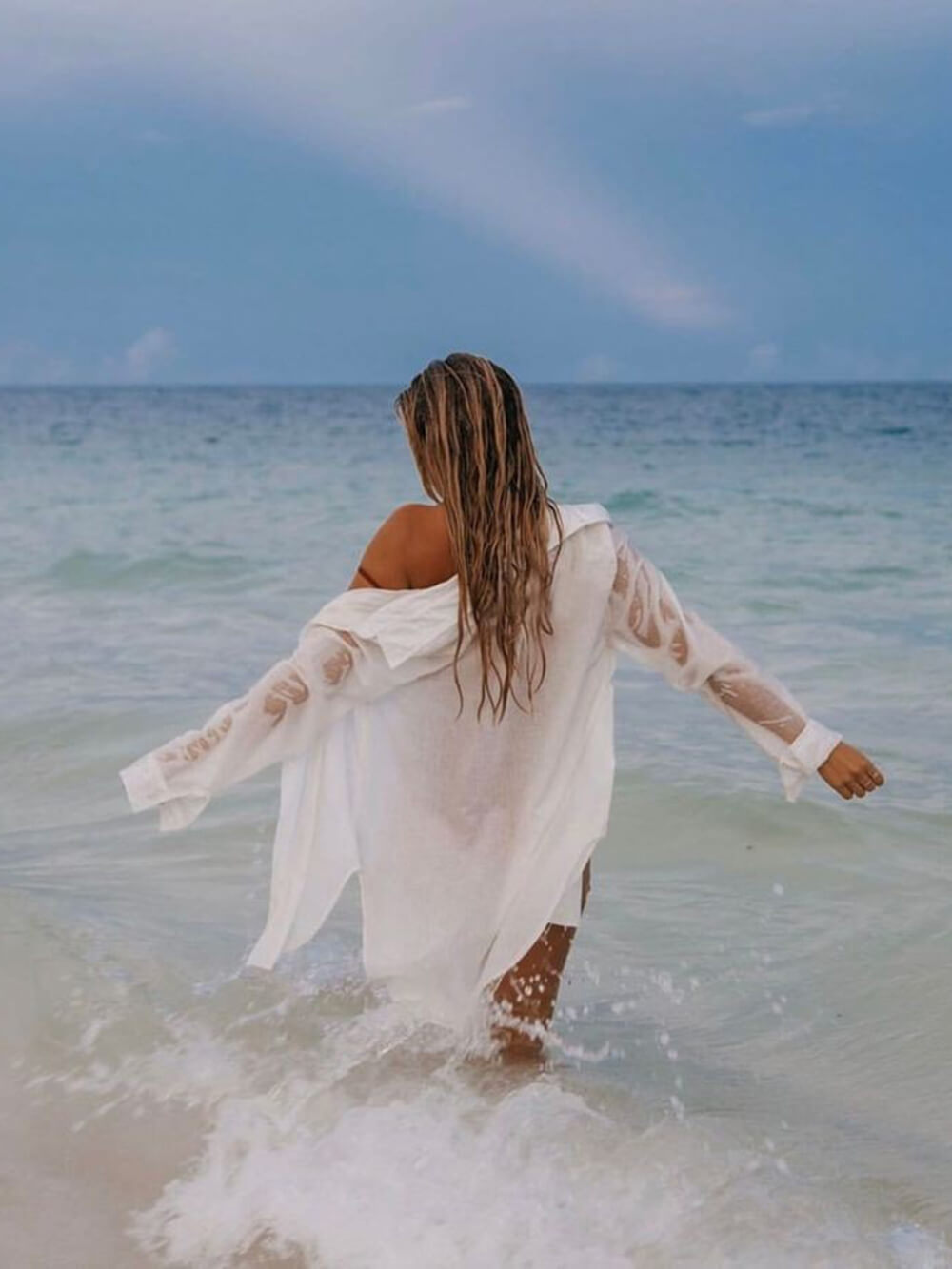 Aisha | Luchtige Strand Blouse met Strikdetail