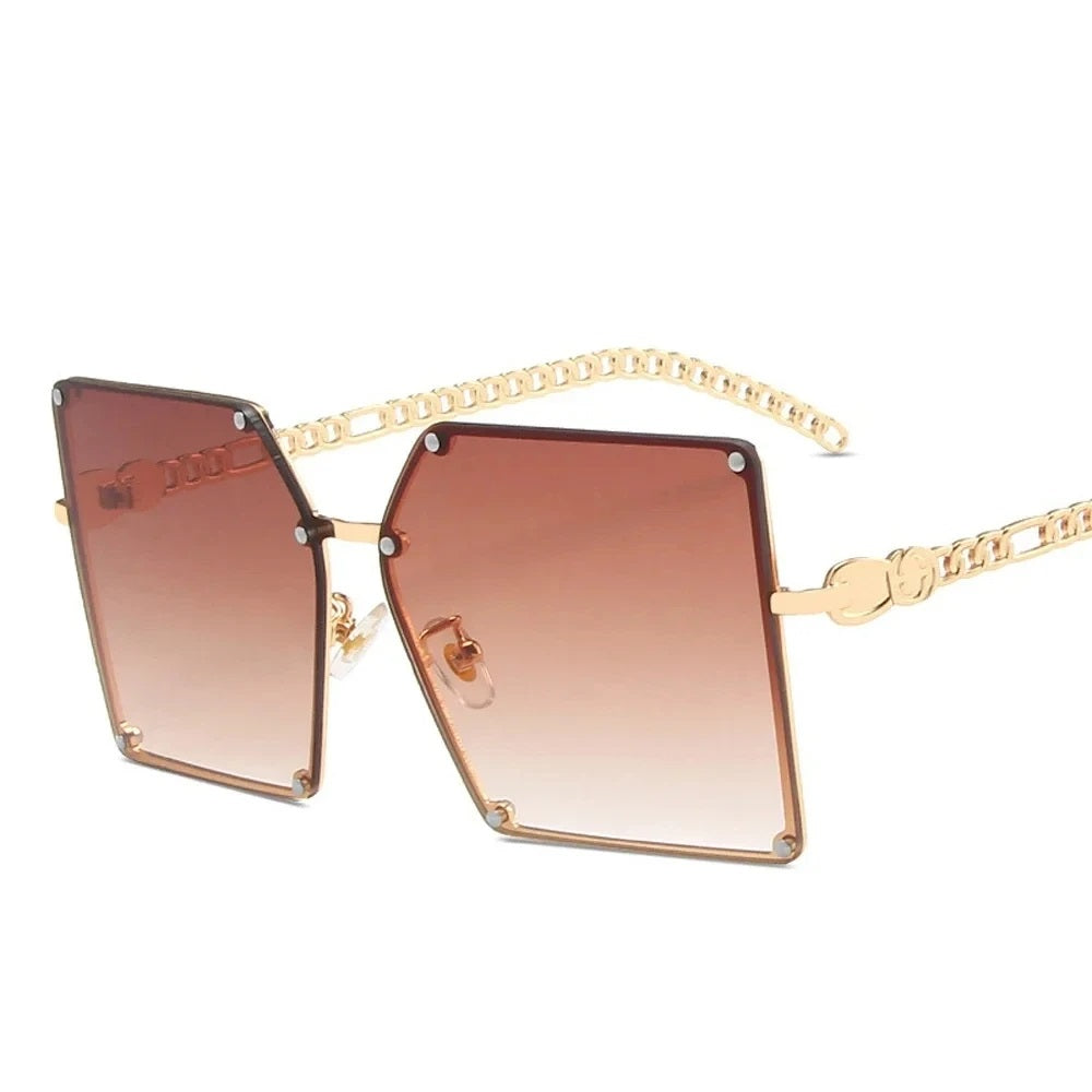 Amy-Linn | Geometrische Zonnebril met Ketting
