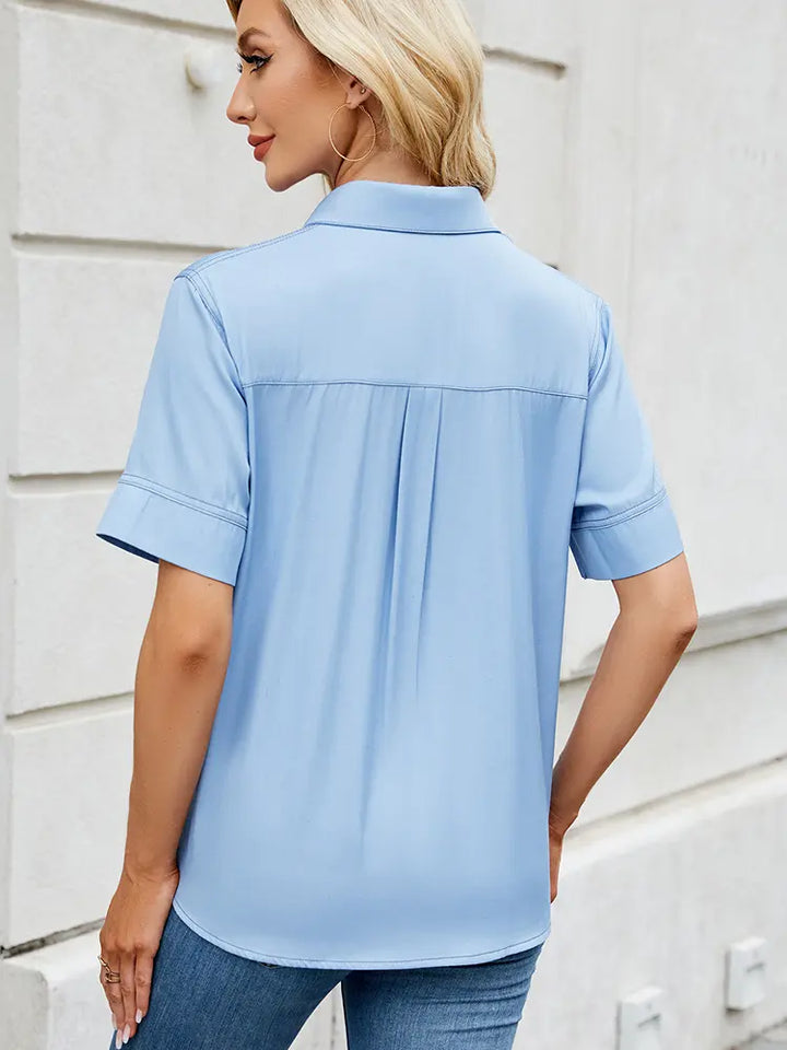 Lara | Blouse met Korte Mouwen en Minimalistisch Design