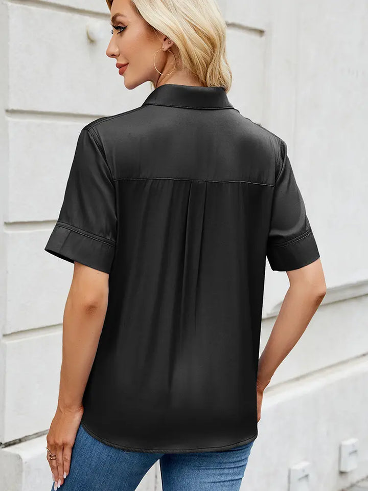 Lara | Blouse met Korte Mouwen en Minimalistisch Design