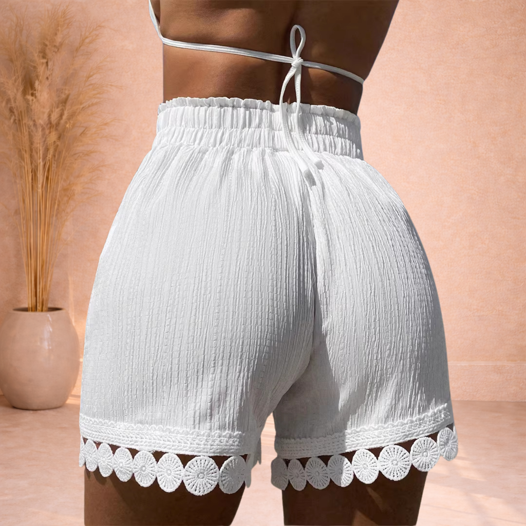 Nymera | Luchtige Short met Kantdetail