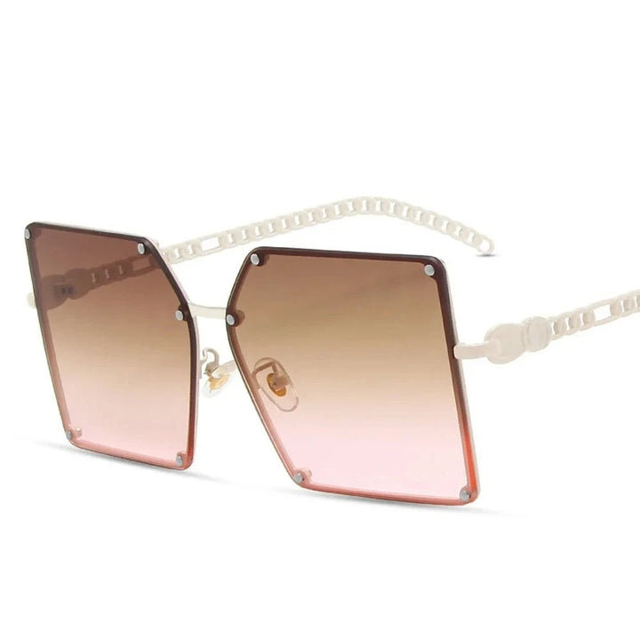 Amy-Linn | Geometrische Zonnebril met Ketting