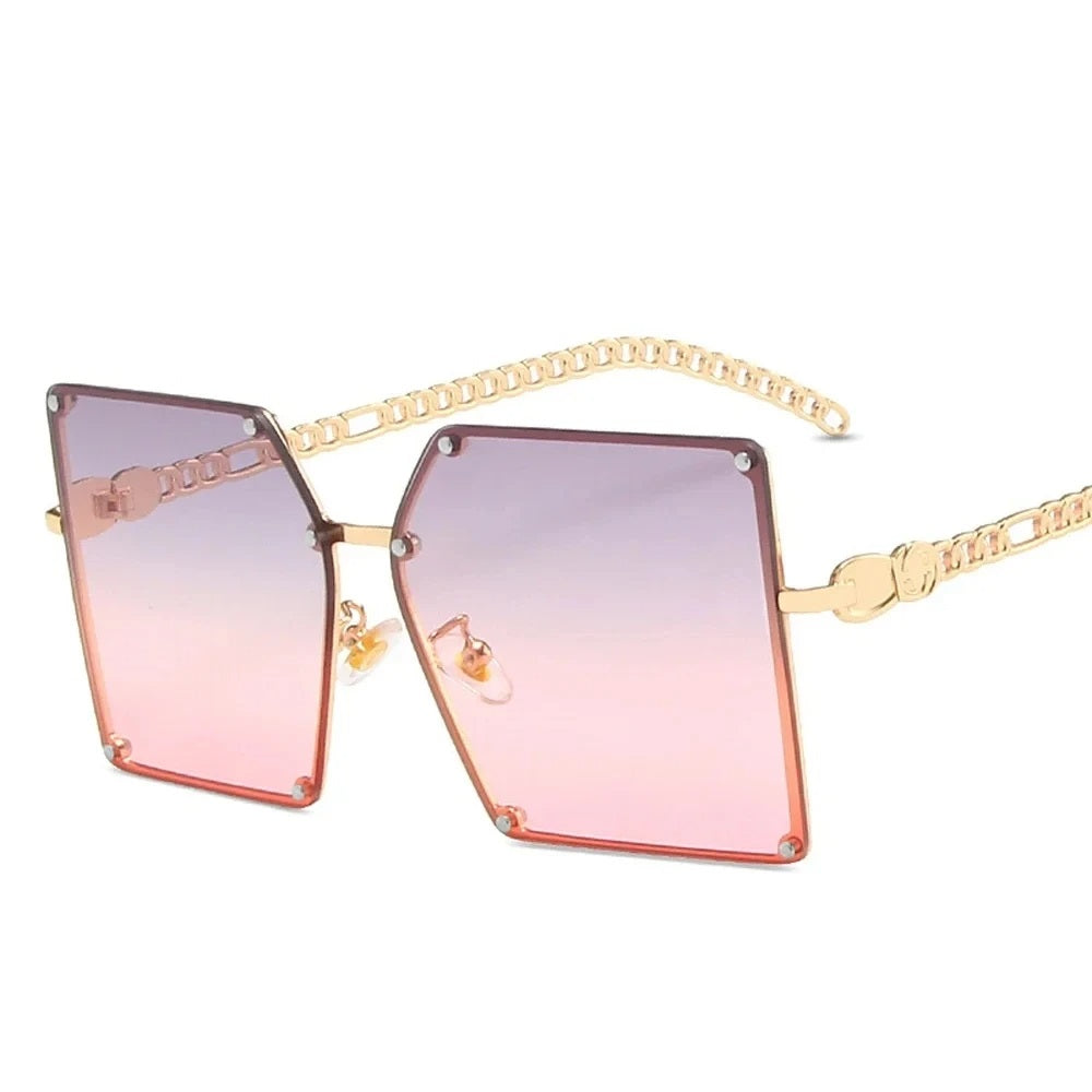Amy-Linn | Geometrische Zonnebril met Ketting