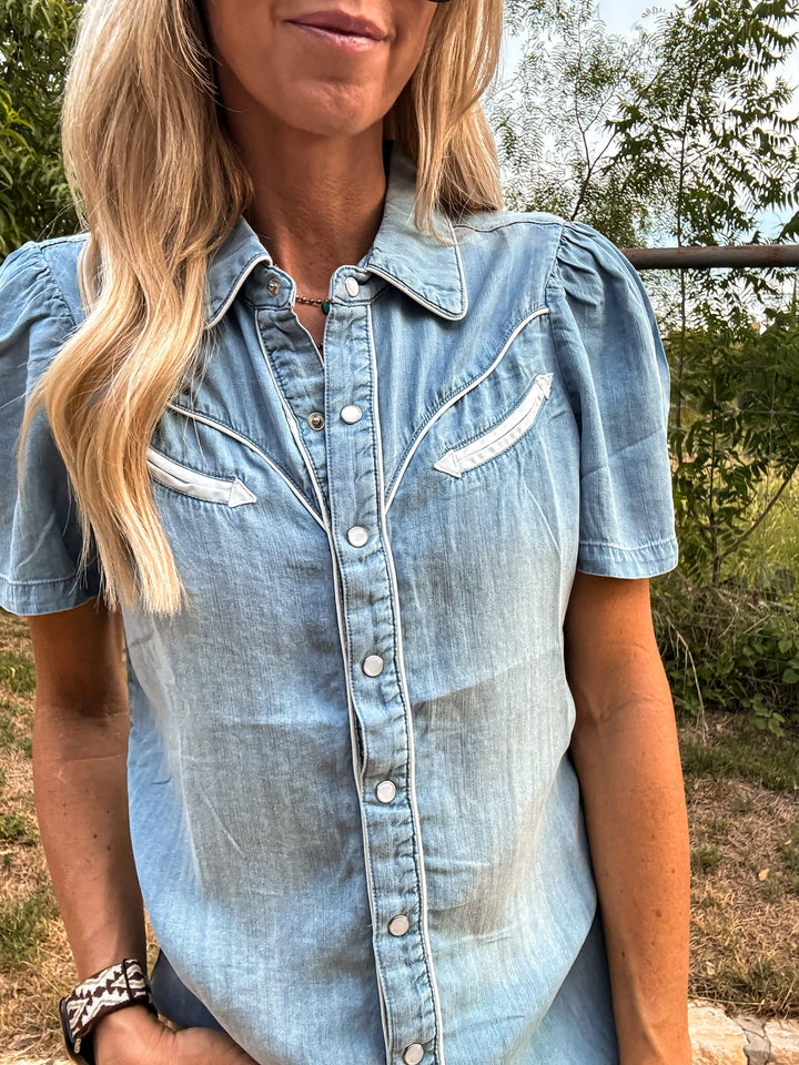 Tess | Denim Blouse met Western Details en Korte Mouwen