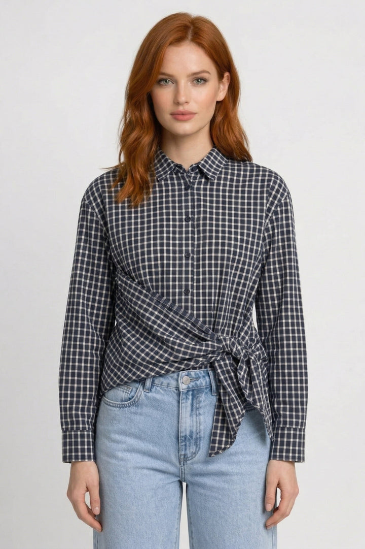 Angelina | Geruite Blouse met Strikdetail