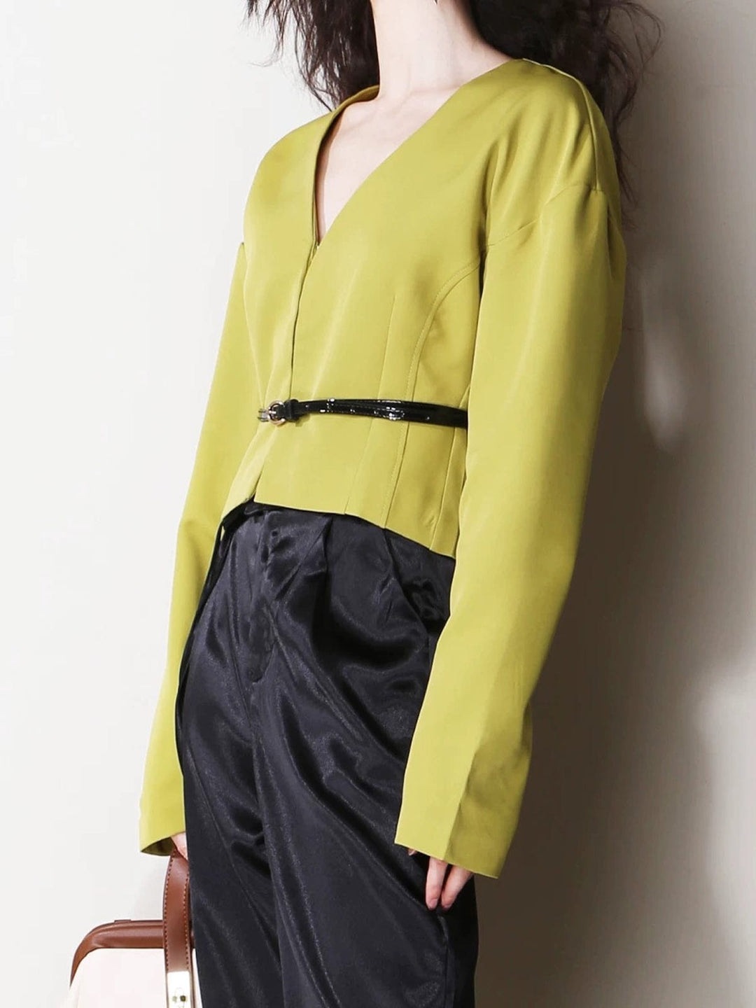 Irina | Cropped Blazer met Riemdetail