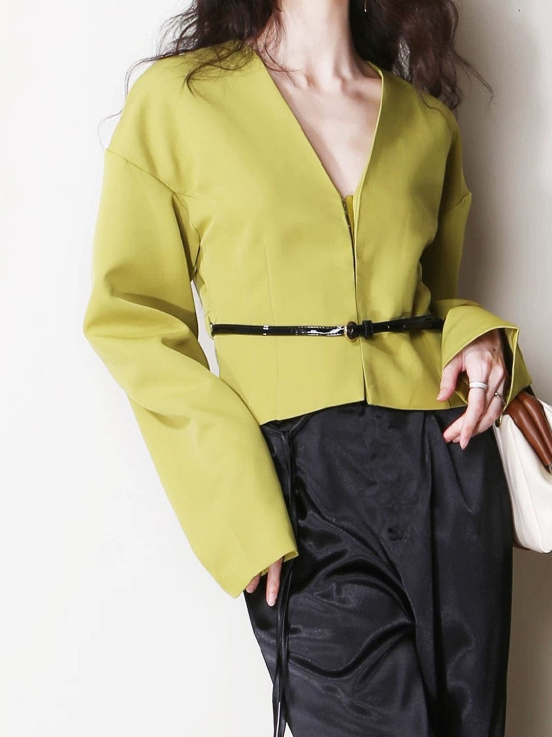 Irina | Cropped Blazer met Riemdetail