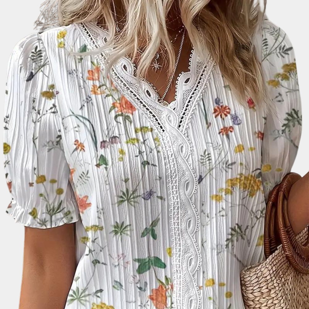 Livia | Bloemen Blouse met Kantdetail