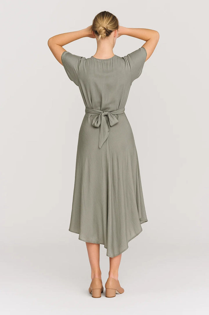 Mila | Asymmetrische Midi Jurk met Twist Detail