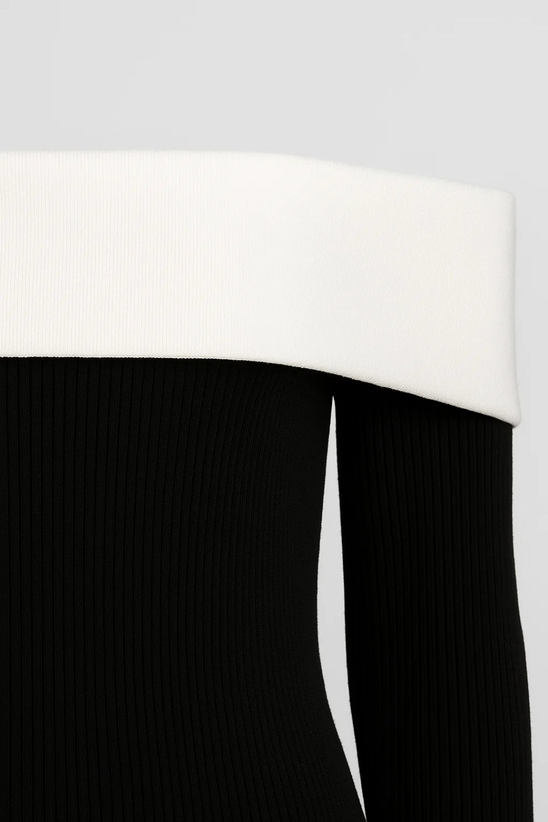 Amélie | Off-Shoulder Maxi Jurk met Contrastkraag