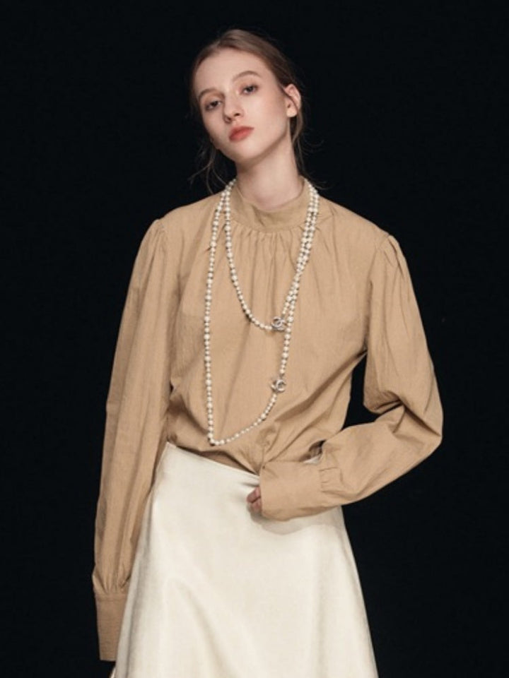 Adèle | Blouse met Hoge Hals en Subtiele Plooien