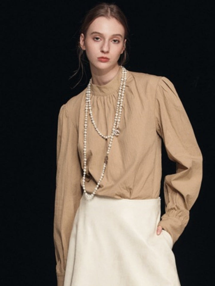 Adèle | Blouse met Hoge Hals en Subtiele Plooien