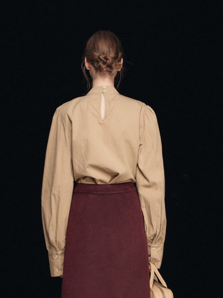 Adèle | Blouse met Hoge Hals en Subtiele Plooien