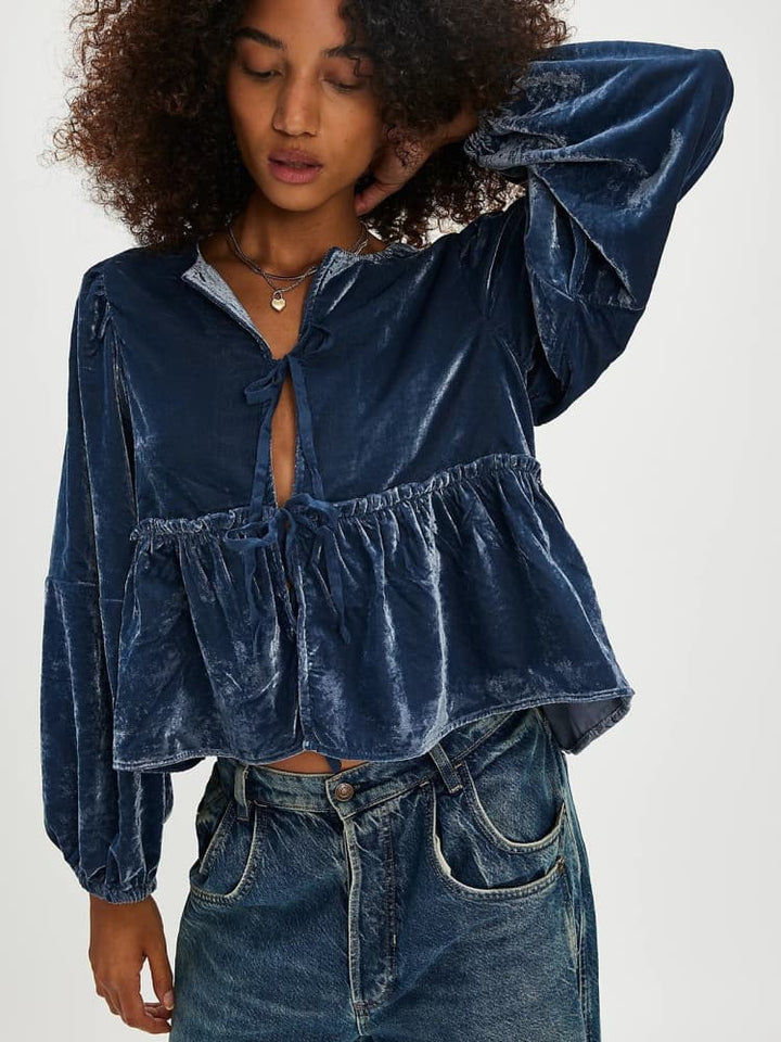 Bente | Fluwelen Blouse met Strikdetail en Cropped Fit