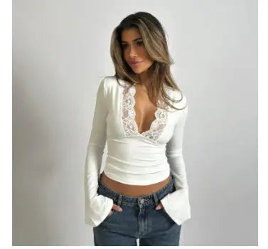 Fé | Lace Top met Diepe V-Hals