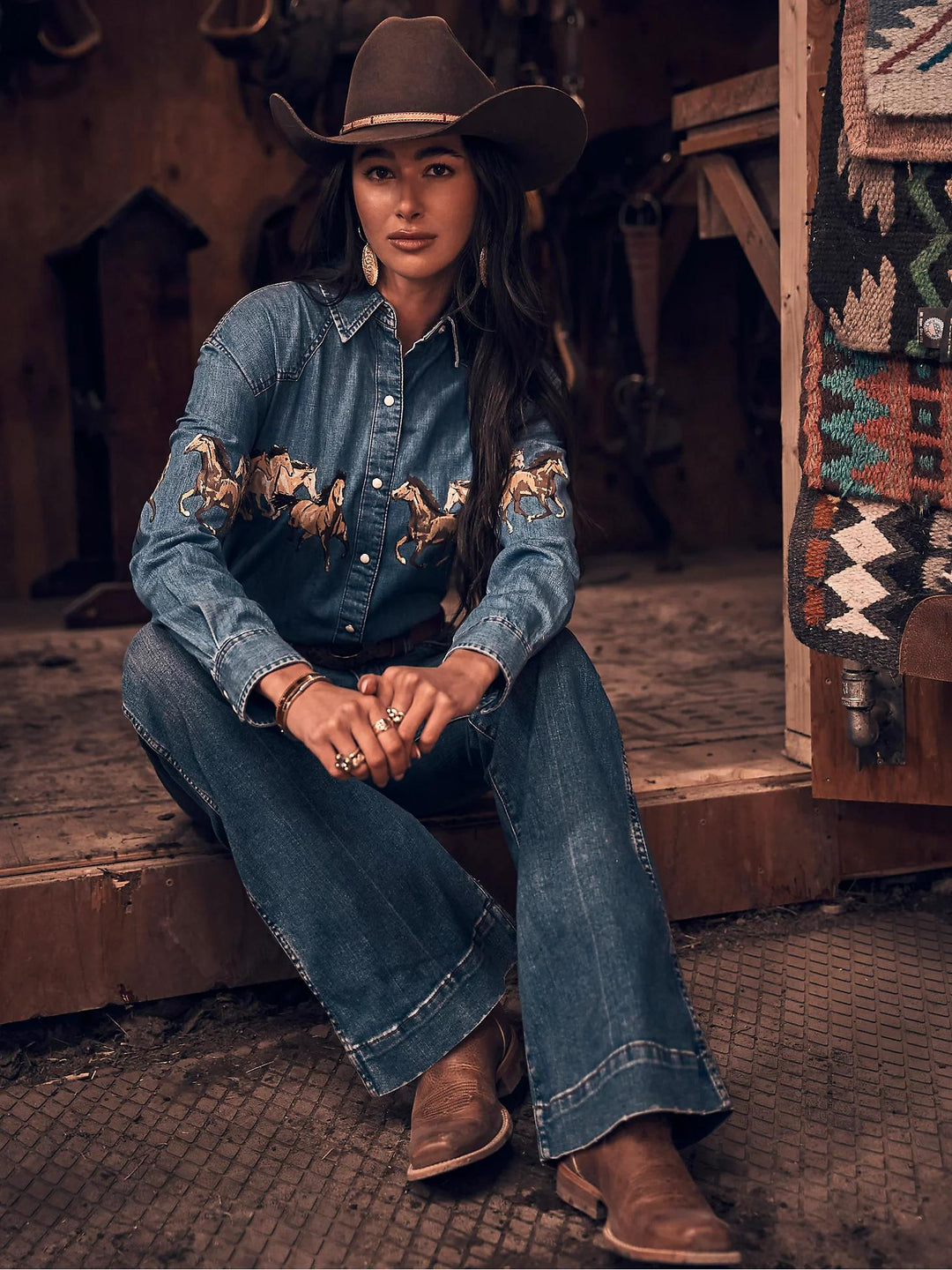 Eva | Denim Blouse met Paardenprint en Klassieke Kraag