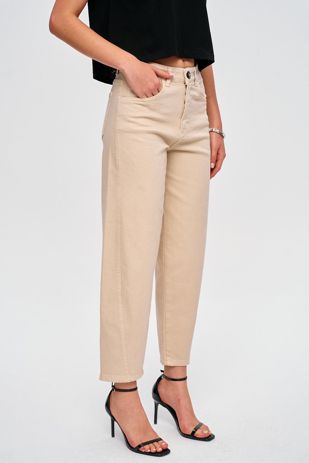 Noa | Straight Fit Jeans in Beige