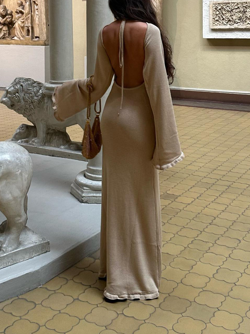 Mireille | Maxi Jurk met Open Rug en Flared Mouwen