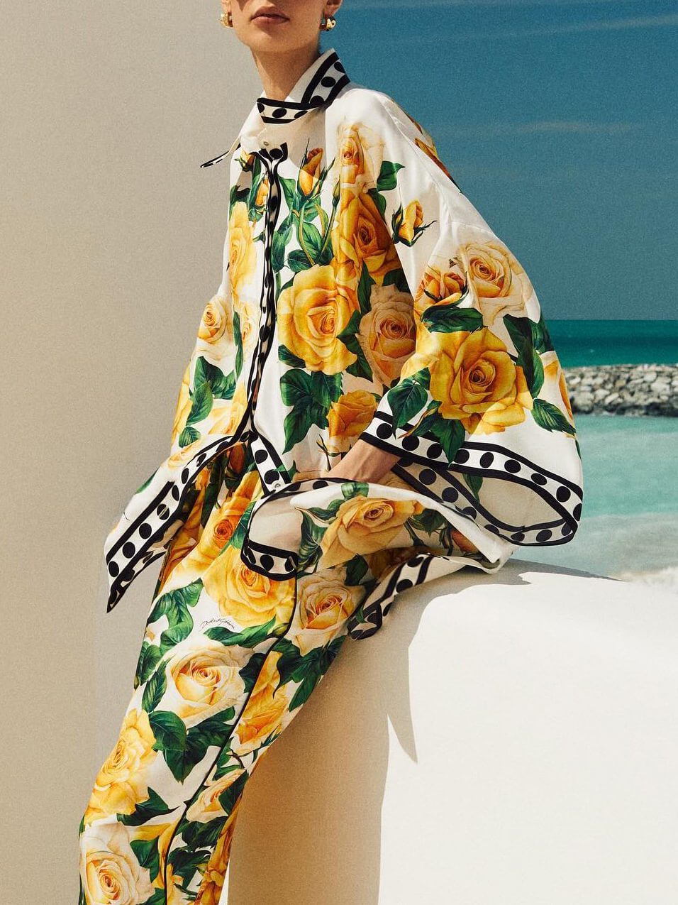 Aaltje | Blouse met Rozenprint en Statement Details